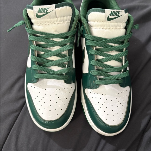 Men’s Nike dunk low Michigan state sneakers - Picture 5 of 8